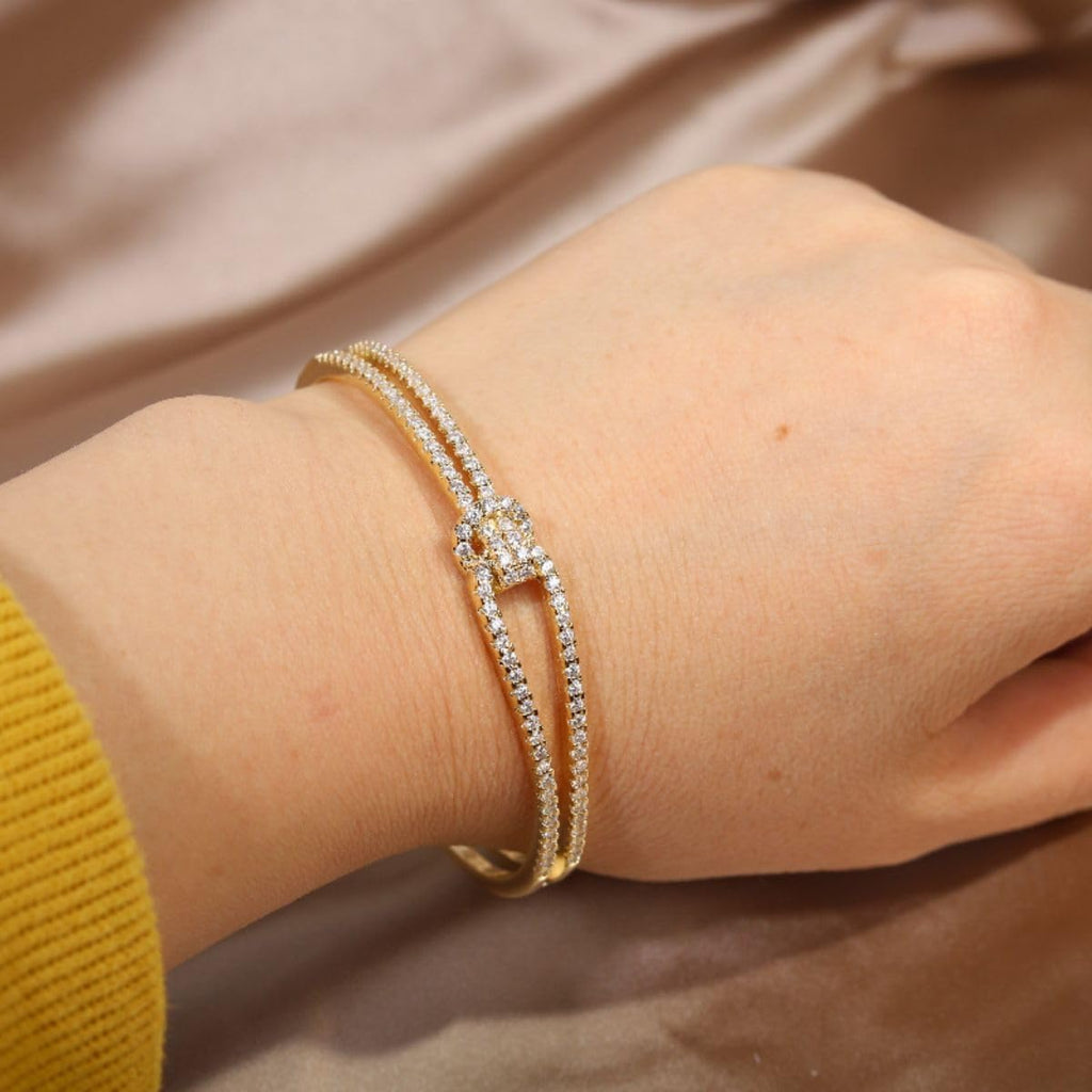 Pulseira Feminina Cravejada "Woman’s Grace" – Ajustável, com Zircônias Luxuosas, Banhada a Ouro ou Prata – Acessório Elegante e Sofisticado para Todas as Ocasiões – Acompanha Bolsa de Veludo